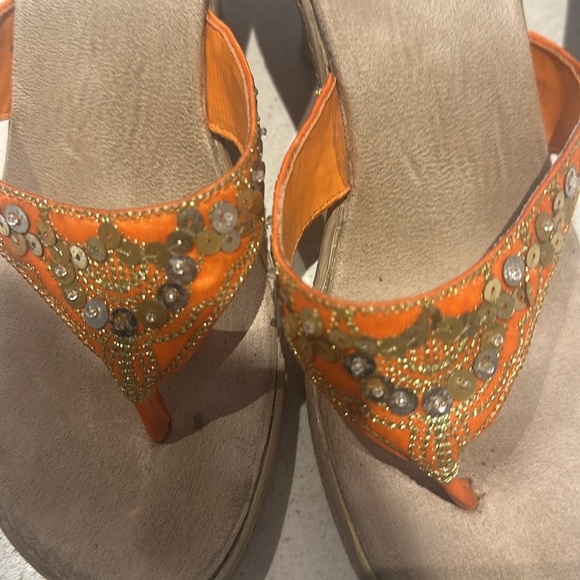 Super cute sequenced sandals. - Picture 4 of 4